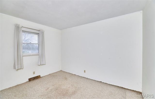 120 Highview Drive, Ballwin, MO 63011