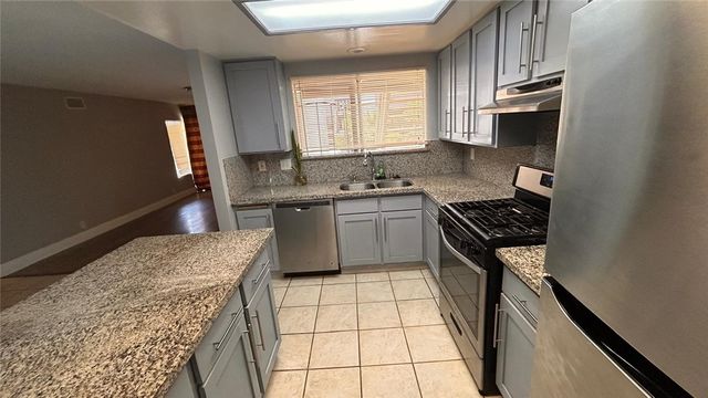 1927 Houston 5, Fullerton, CA 92833