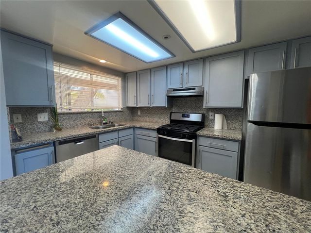 1927 Houston 5, Fullerton, CA 92833