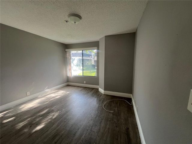 1927 Houston 5, Fullerton, CA 92833