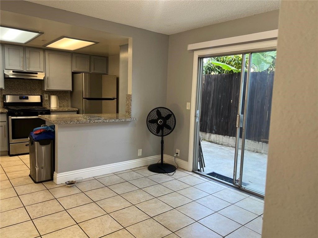 1927 Houston 5, Fullerton, CA 92833