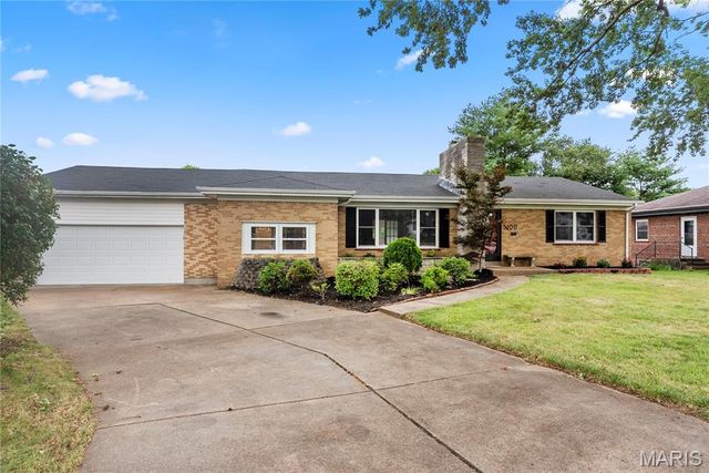 5100 Kingwood Drive, St Louis, MO 63123