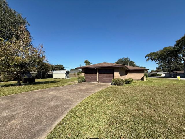 2310 13th Street, Port Neches, TX 77651