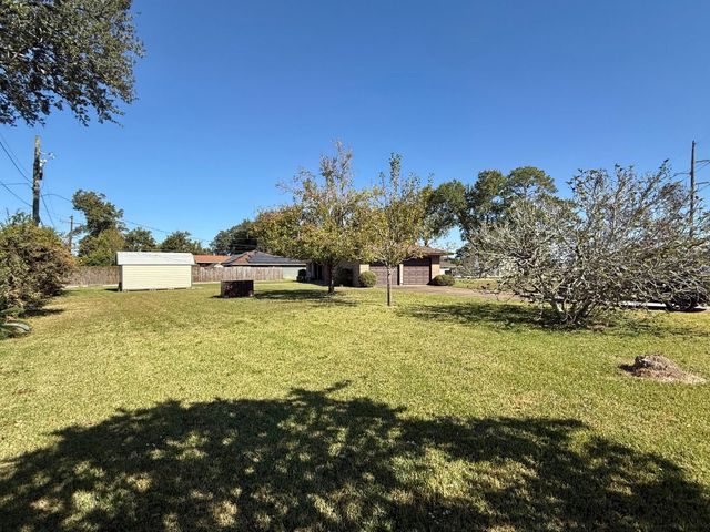 2310 13th Street, Port Neches, TX 77651