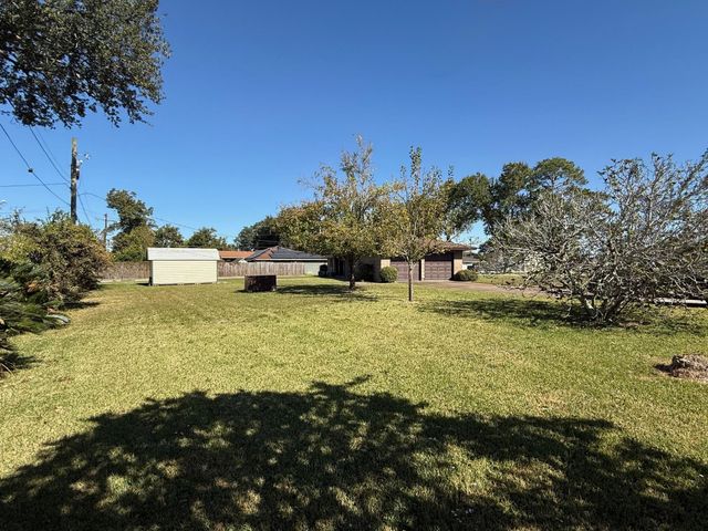 2310 13th Street, Port Neches, TX 77651