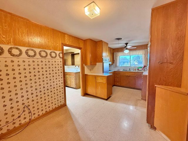 2310 13th Street, Port Neches, TX 77651