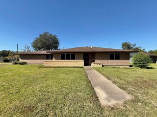 2310 13th Street, Port Neches, TX 77651