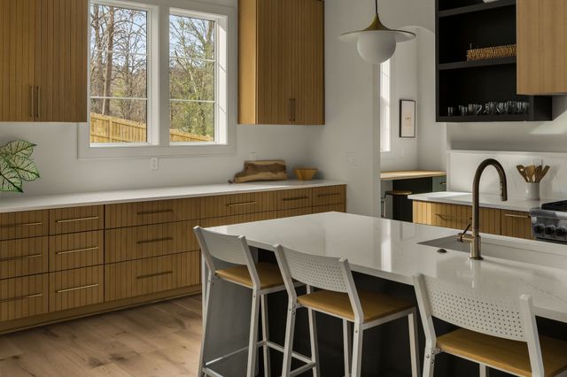 6529 Rolling Fork Dr, Nashville, TN 37205