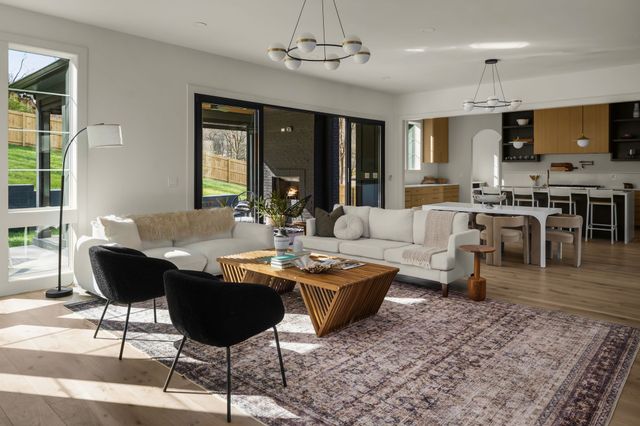 6529 Rolling Fork Dr, Nashville, TN 37205