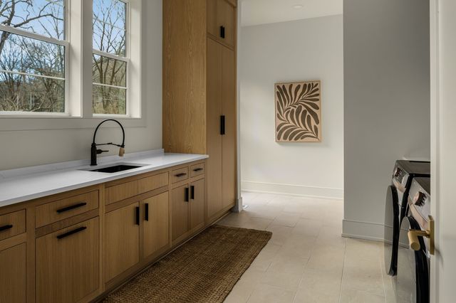 6529 Rolling Fork Dr, Nashville, TN 37205