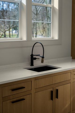 6529 Rolling Fork Dr, Nashville, TN 37205