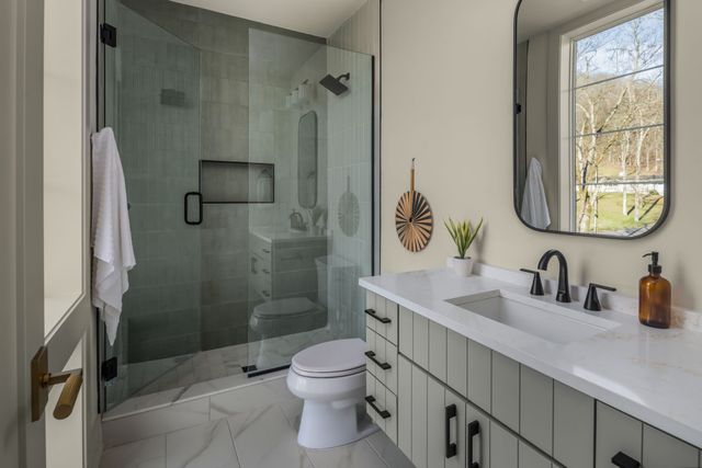 6529 Rolling Fork Dr, Nashville, TN 37205