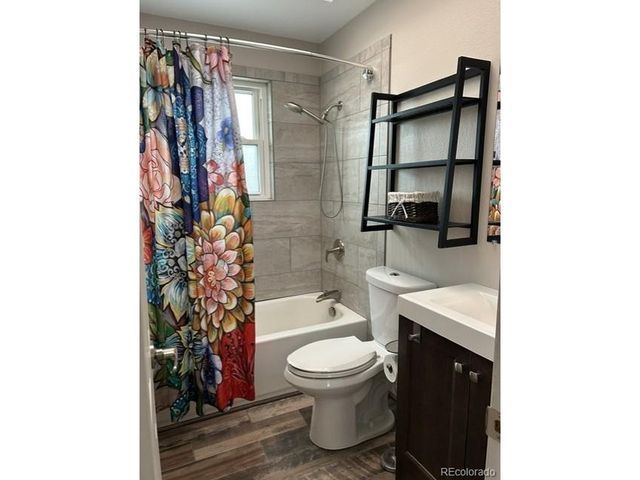 8960 Cody Ct, Broomfield, CO 80021