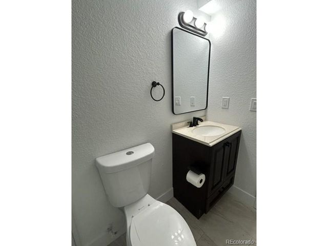 8960 Cody Ct, Broomfield, CO 80021
