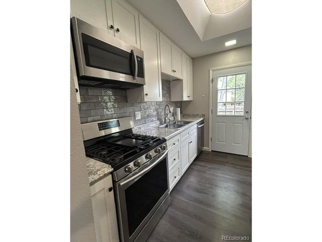 8960 Cody Ct, Broomfield, CO 80021