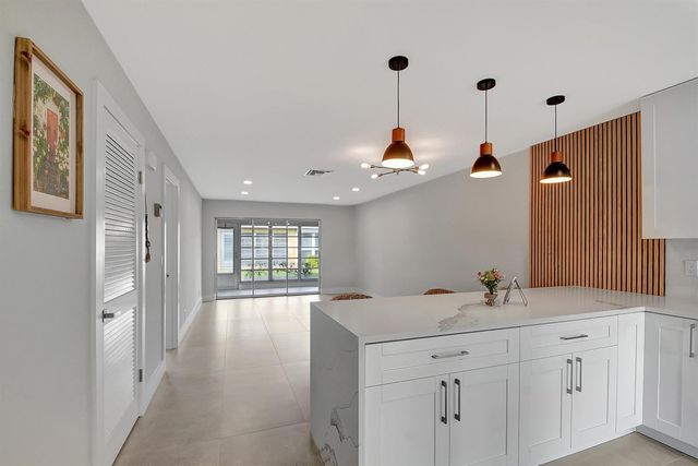 13602 Via Flora Apt C, Delray Beach, FL 33484