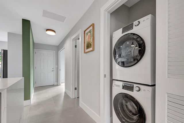 13602 Via Flora Apt C, Delray Beach, FL 33484