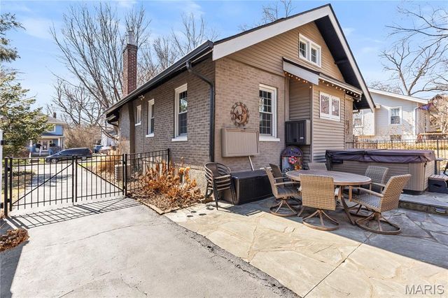 643 Elmwood Avenue, Webster Groves, MO 63119
