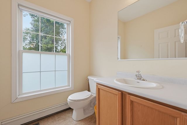 30 Pearl St, Upton, MA 01568