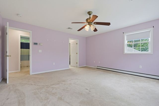 30 Pearl St, Upton, MA 01568