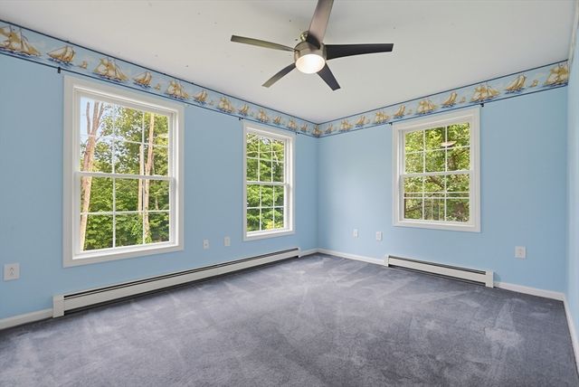 30 Pearl St, Upton, MA 01568