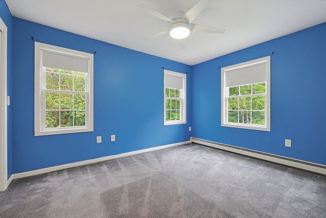 30 Pearl St, Upton, MA 01568