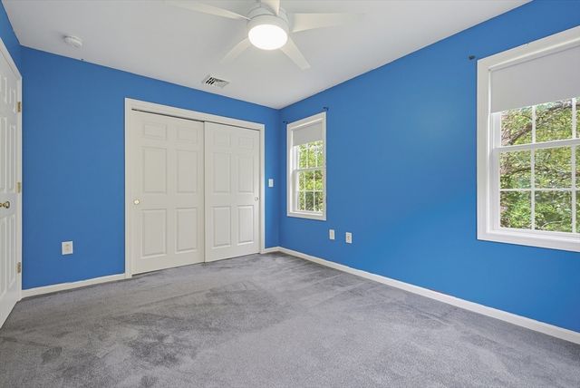 30 Pearl St, Upton, MA 01568
