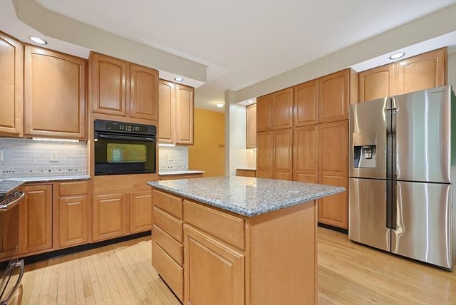 30 Pearl St, Upton, MA 01568