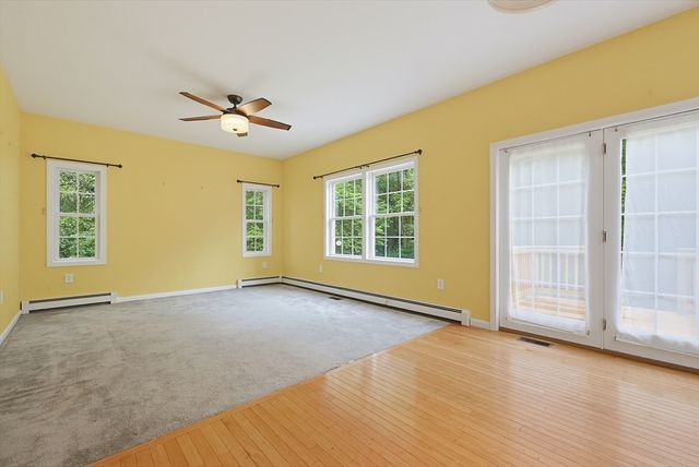30 Pearl St, Upton, MA 01568