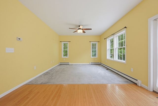 30 Pearl St, Upton, MA 01568