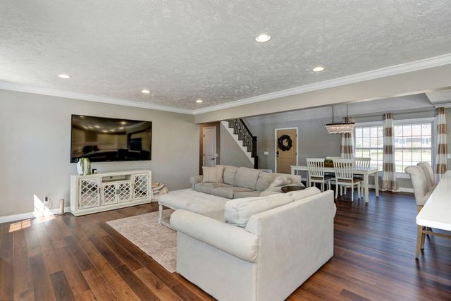 3420 W Moark Street, Springfield, MO 65810