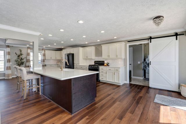 3420 W Moark Street, Springfield, MO 65810