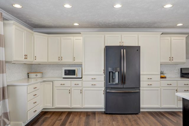 3420 W Moark Street, Springfield, MO 65810