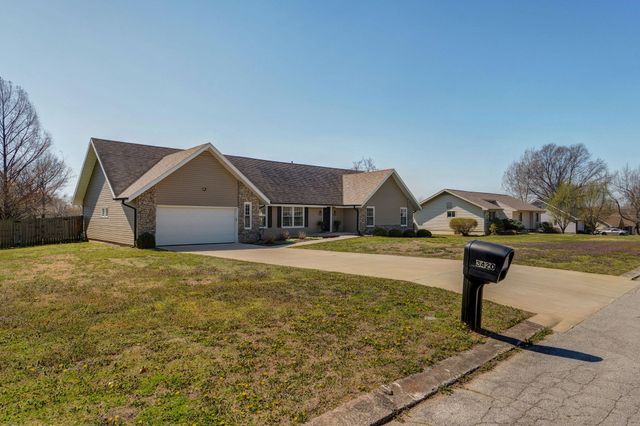 3420 W Moark Street, Springfield, MO 65810