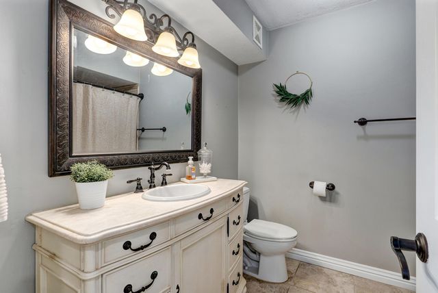 3420 W Moark Street, Springfield, MO 65810