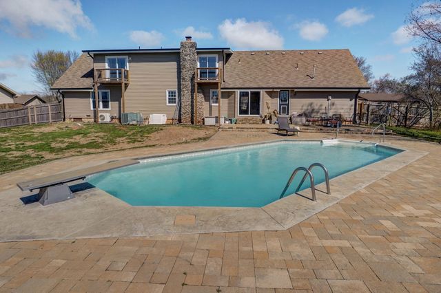 3420 W Moark Street, Springfield, MO 65810