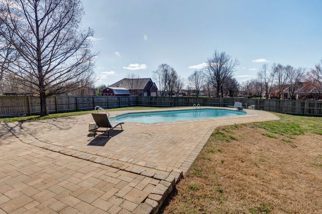 3420 W Moark Street, Springfield, MO 65810