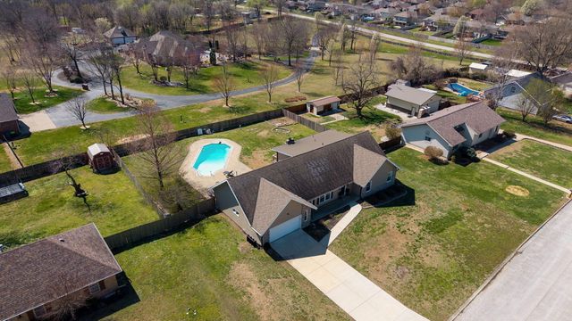 3420 W Moark Street, Springfield, MO 65810