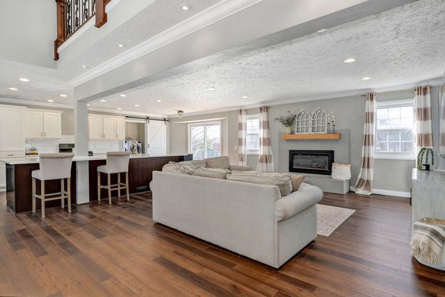 3420 W Moark Street, Springfield, MO 65810