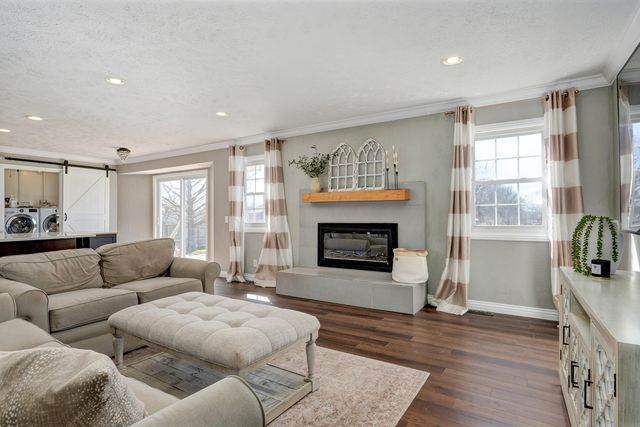 3420 W Moark Street, Springfield, MO 65810