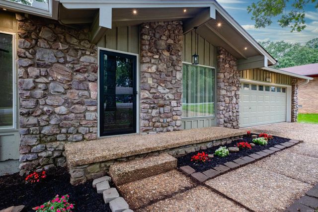 11443 Southridge Drive, Little Rock, AR 72212