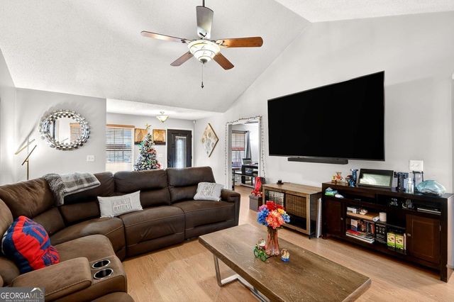 408 Strathmore Drive, Sharpsburg, GA 30277