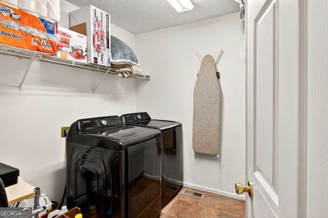 408 Strathmore Drive, Sharpsburg, GA 30277