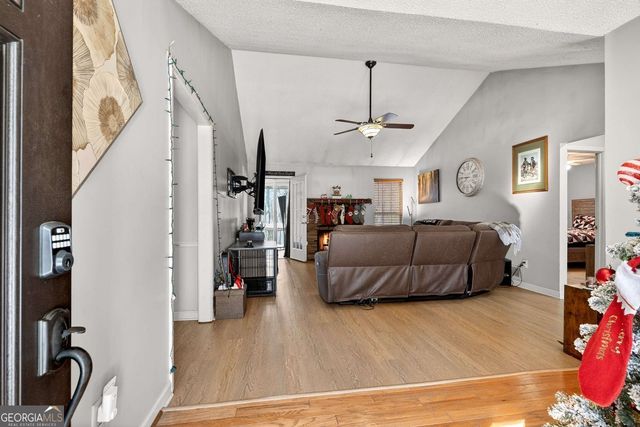 408 Strathmore Drive, Sharpsburg, GA 30277