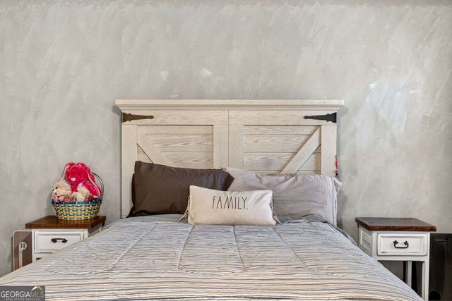 408 Strathmore Drive, Sharpsburg, GA 30277