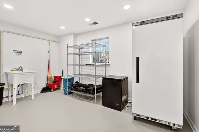 408 Strathmore Drive, Sharpsburg, GA 30277