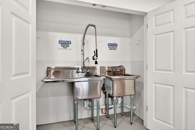 408 Strathmore Drive, Sharpsburg, GA 30277