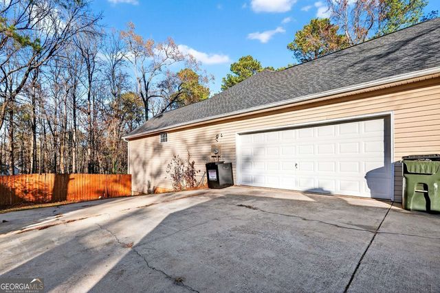 408 Strathmore Drive, Sharpsburg, GA 30277