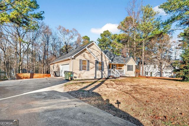 408 Strathmore Drive, Sharpsburg, GA 30277