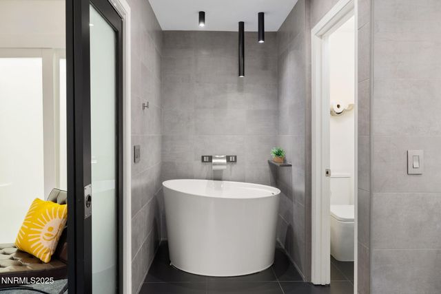 2535 W Lake Ridge Shores, Reno, NV 89519